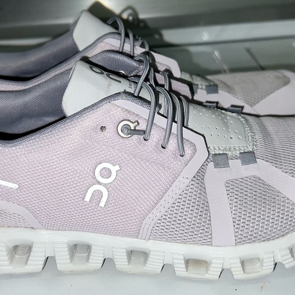 On Cloud Women’s 5 Lily Frost Size 8.5 GUC - Picture 3 of 6